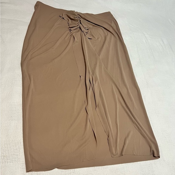 H&M skirt - Picture 1 of 8